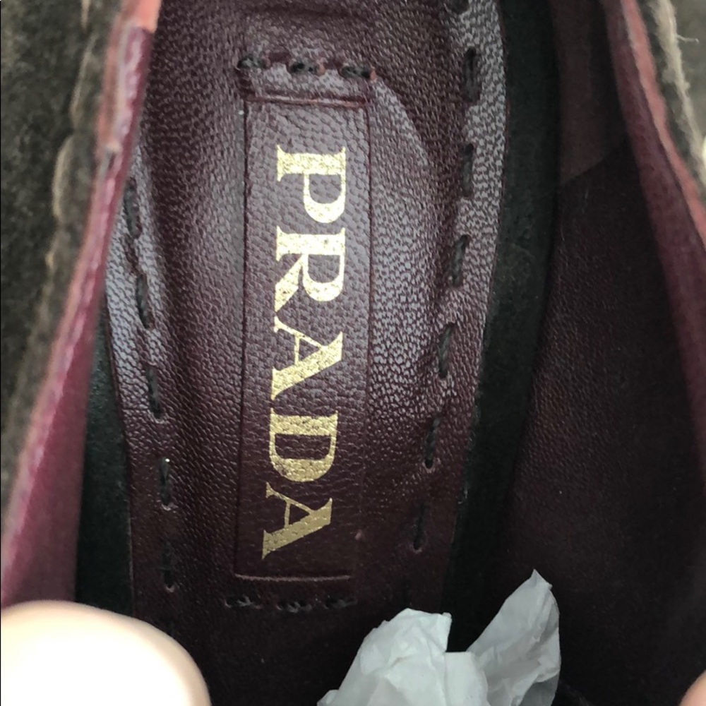 Prada - Picture 2 of 7